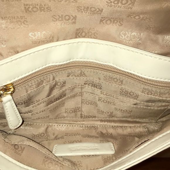 ▫️Michael Kors White Delancy Patent Shoulder Bag - Picture 6 of 8